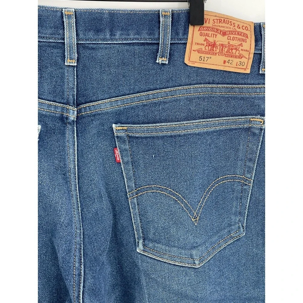 Levis levis red